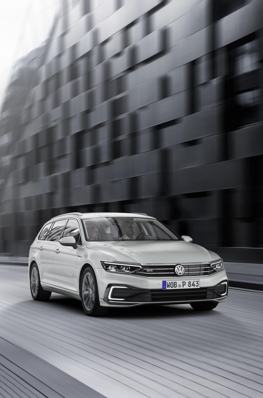  Volkswagen Passat GTE Variant (B8) 2019 года  (WW) (фото 6 из 22)